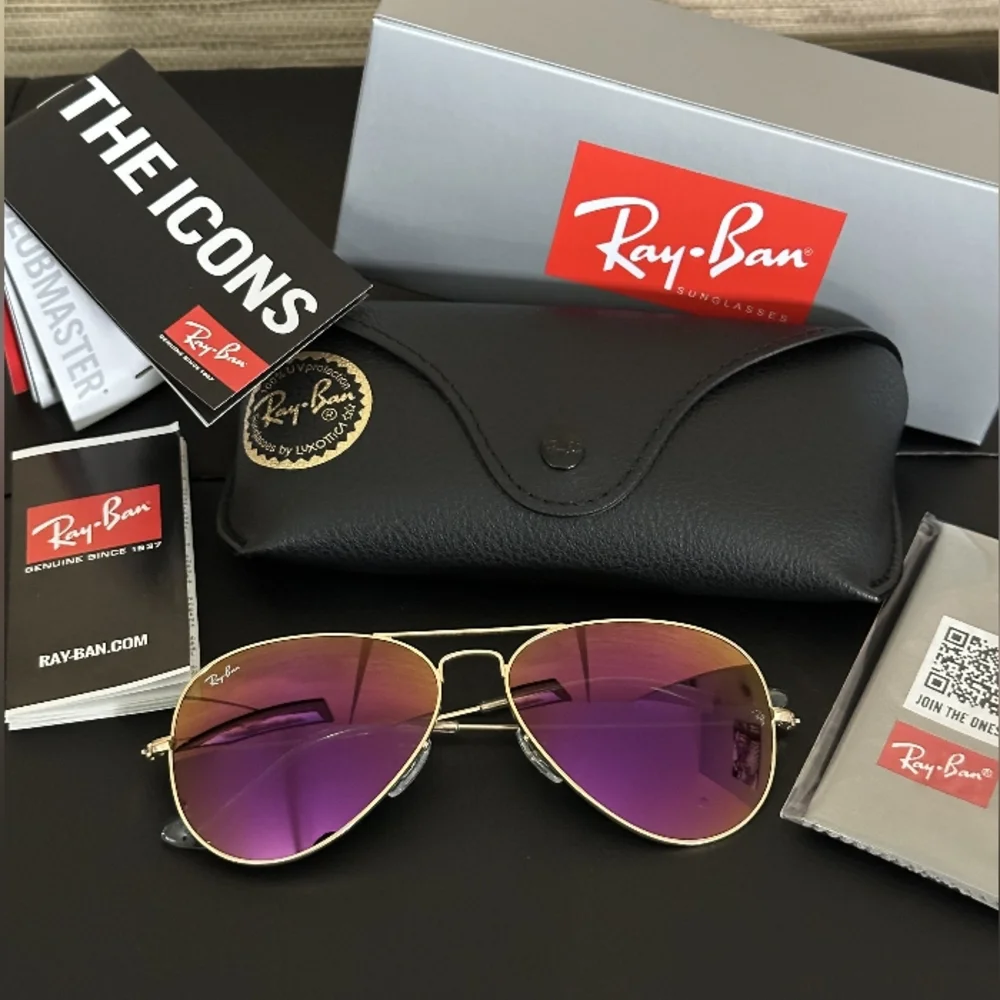 Ray-Ban Aviator Sunglasses with Purple-Pink Mirrored Lenses and Gold Frame